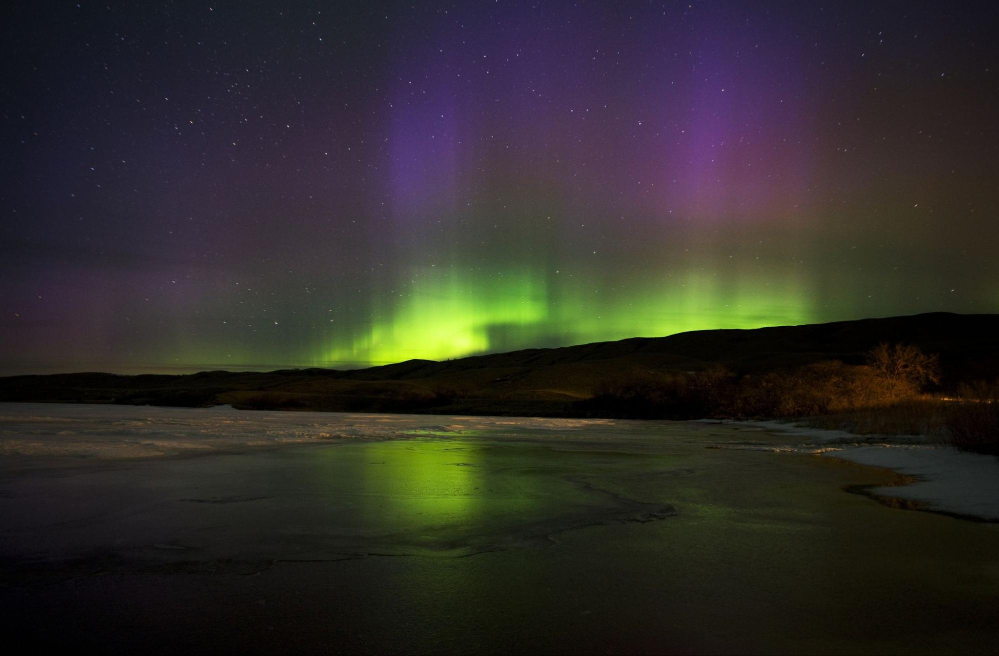 Snap the Perfect Pic of the Night Sky or the Aurora Borealis - Glamping Resorts - Featured Image